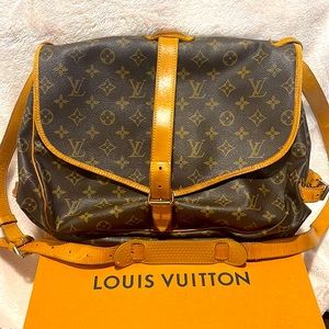 Louis Vuitton saumur handbag monogram